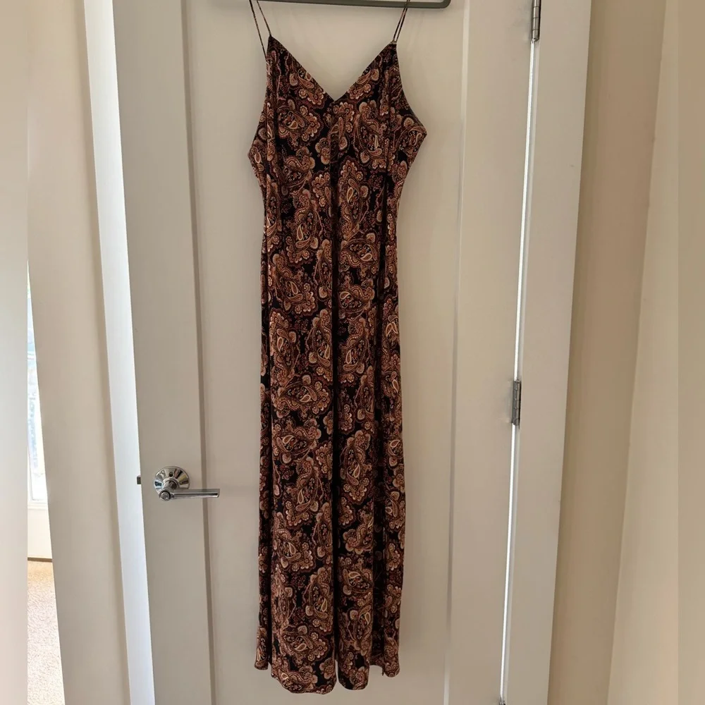 Elegant Paisley Print Maxi Dress - Picture 5 of 5